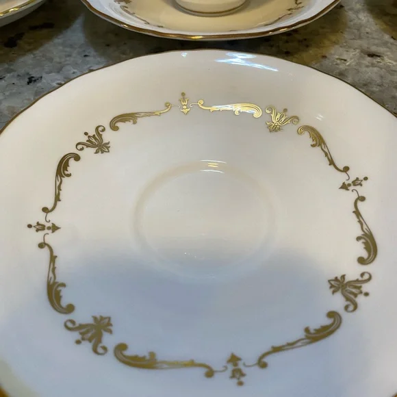 VINTAGE ROYAL WORCESTER GOLD CHANTILLY TEA CUP‎ & SAUCER SET (6) - Picture 4 of 6